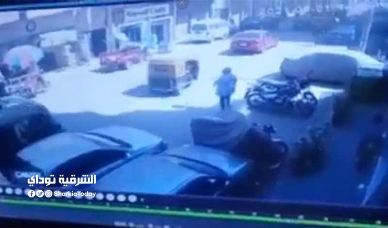 الداخلية تكشف ملابسات فيديو لموظف يدهس سيدة بسيارته في الزقازيق1690237743