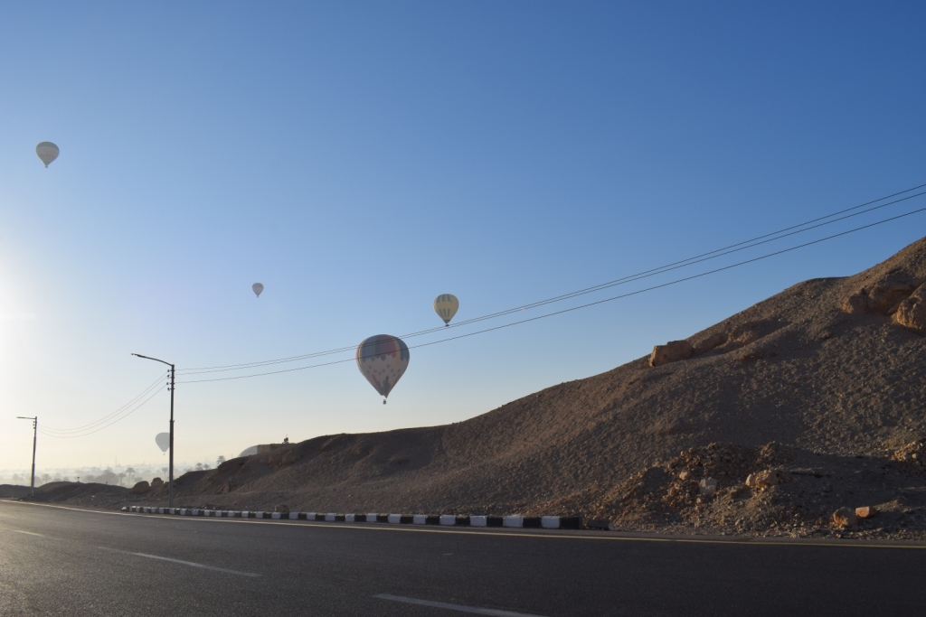 323031 جانب من رحلات البالون فوق سماء البر الغربي1697539925