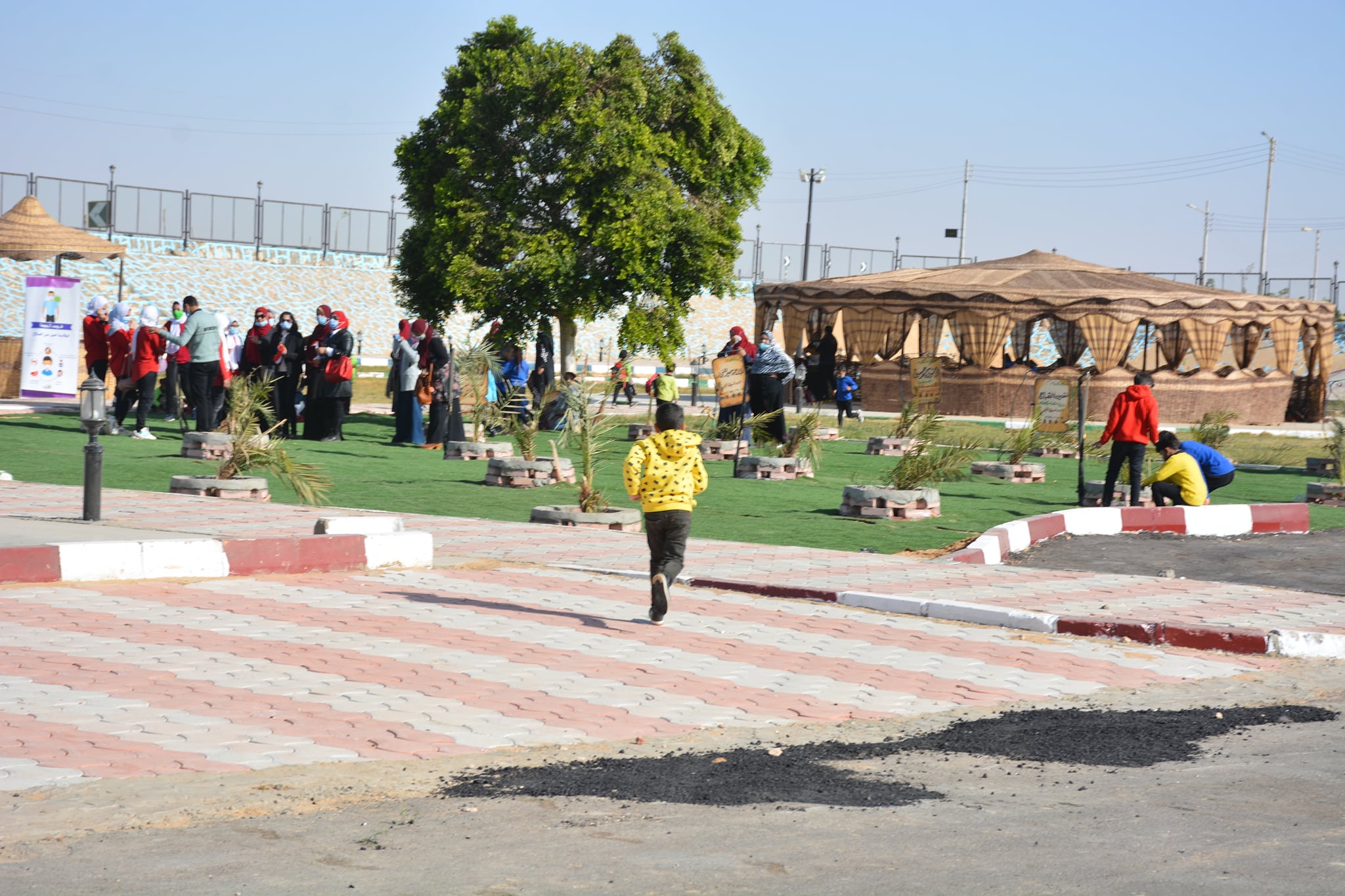 437480 داخل حديقة المطار بالخارجة1708250225