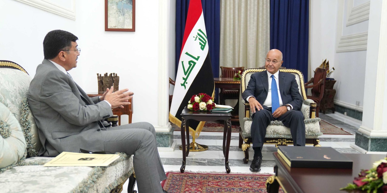 الرئيس العراقي ووزير الموارد المائية ـ الموقع الرسمي للجمهورية العراقية1714478828